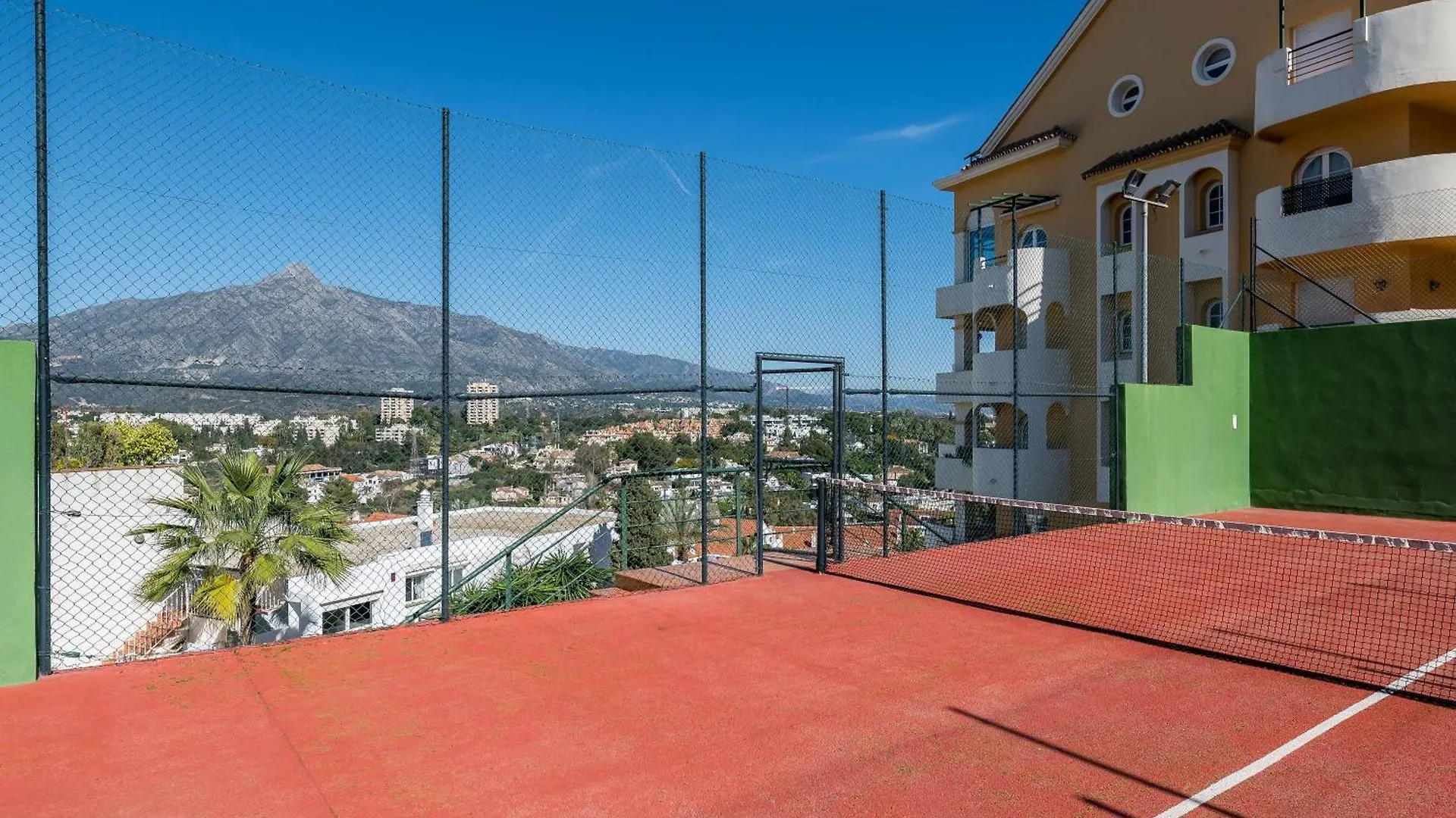 Cozy 2 Bdrm Apt W Sea Views Next To Puerto Banus Marbella İspanya