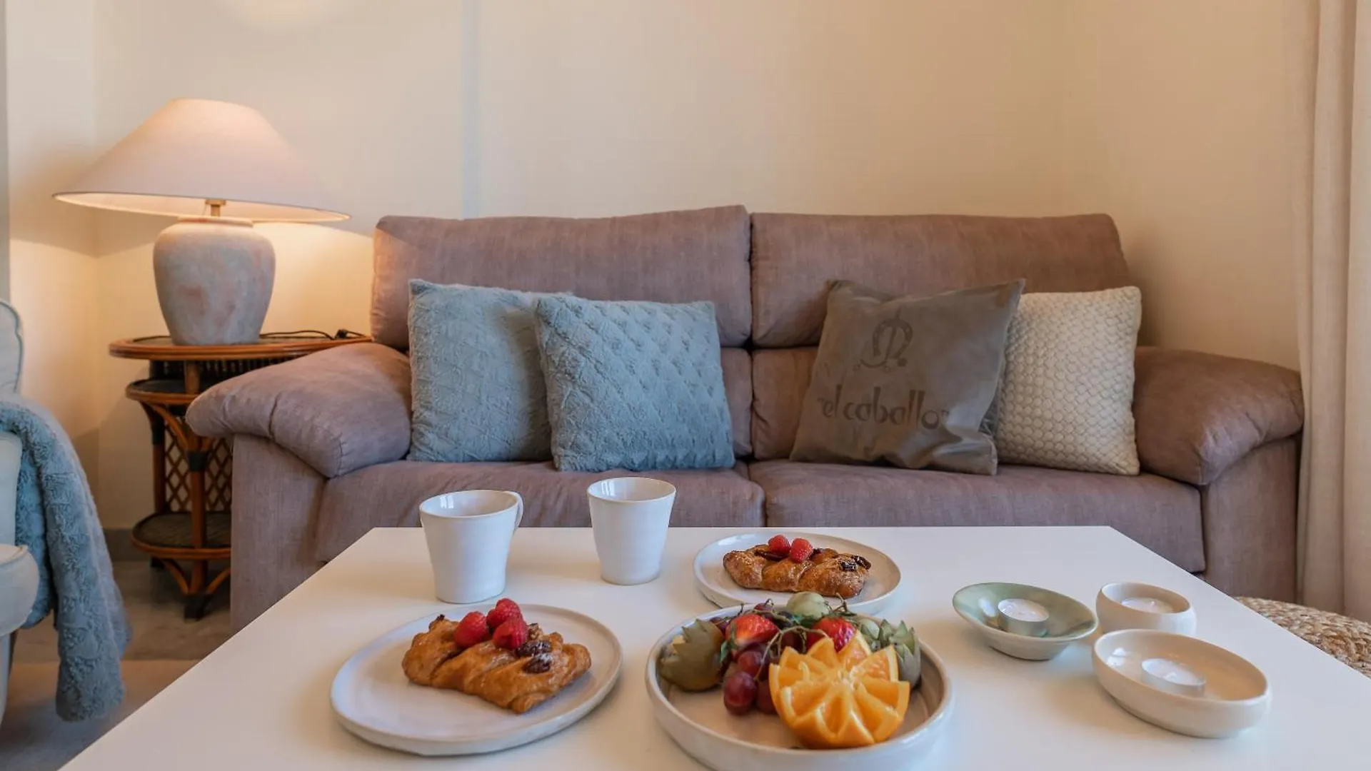 Cozy 2 Bdrm Apt W Sea Views Next To Puerto Banus Marbella Daire