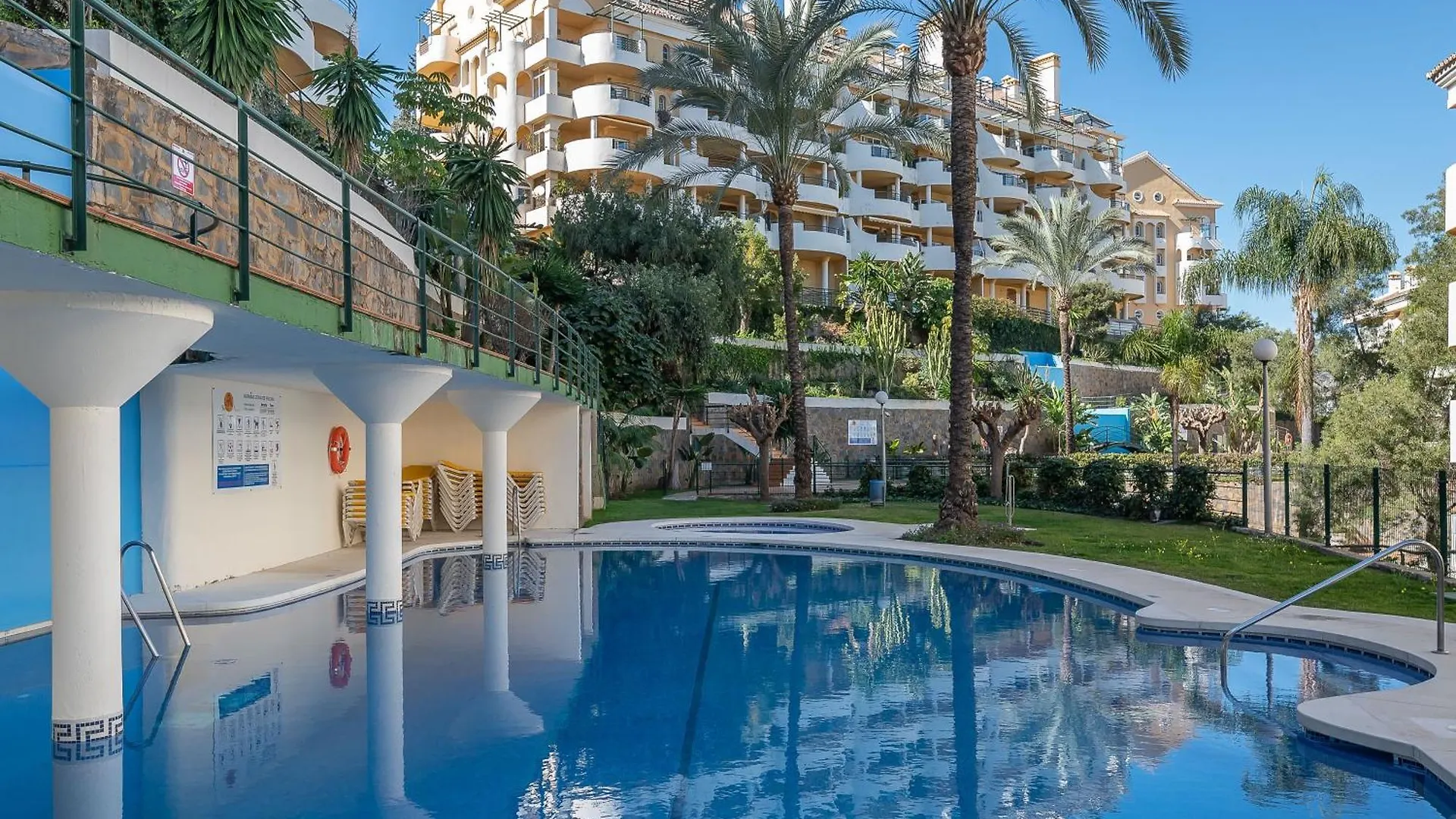 Cozy 2 Bdrm Apt W Sea Views Next To Puerto Banus Marbella Daire