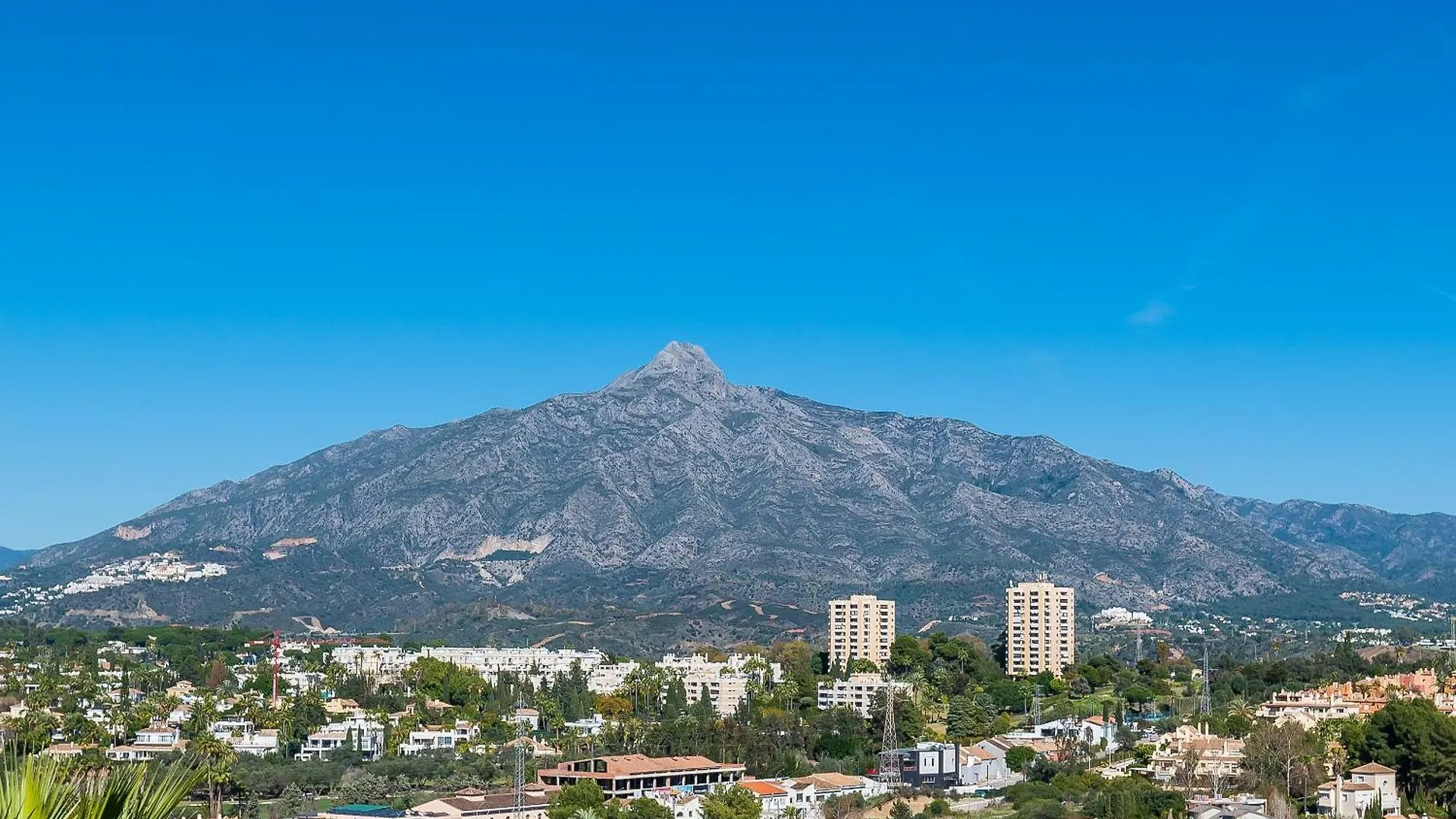 Daire Cozy 2 Bdrm Apt W Sea Views Next To Puerto Banus Marbella