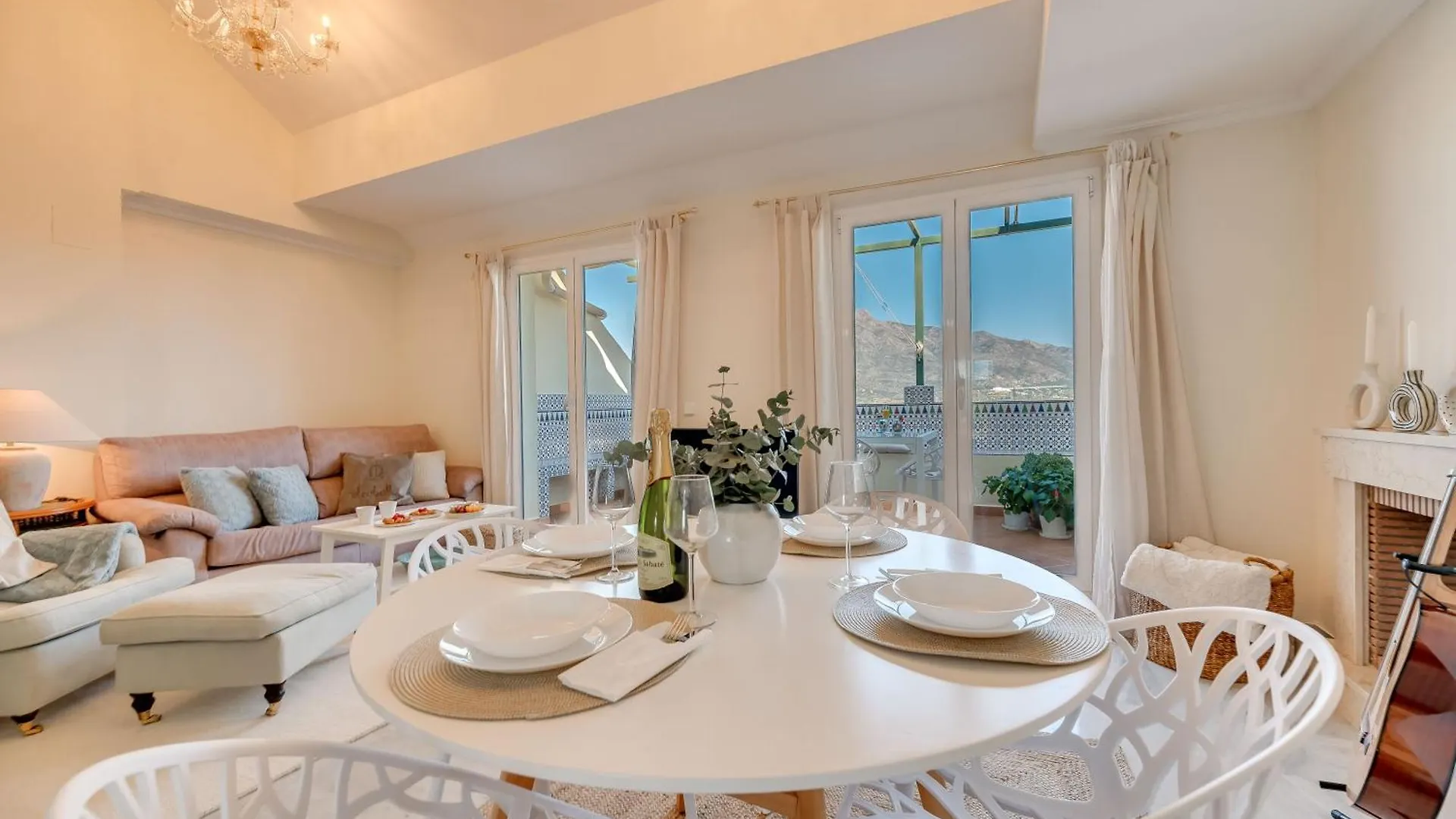 Daire Cozy 2 Bdrm Apt W Sea Views Next To Puerto Banus Marbella İspanya