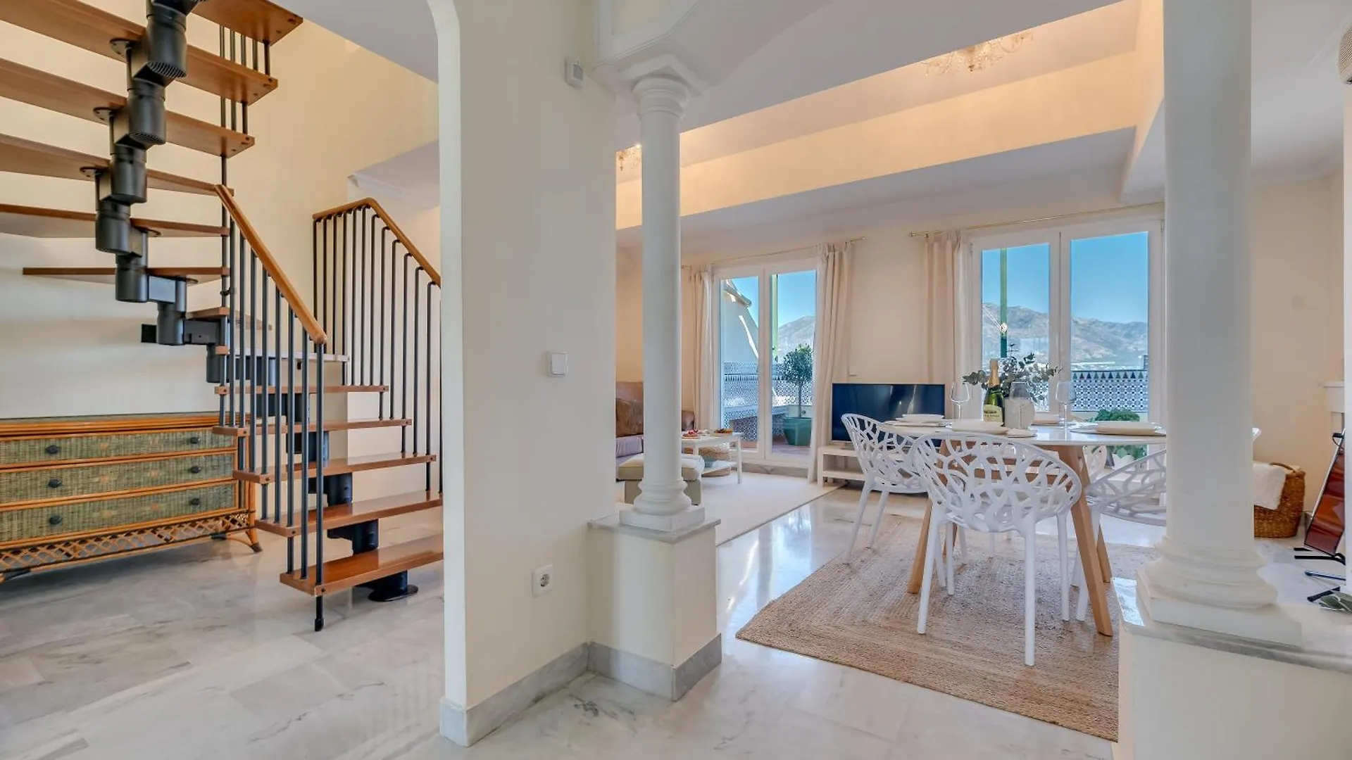 Apartment Cozy 2 Bdrm Apt W Sea Views Next To Puerto Banus Marbella